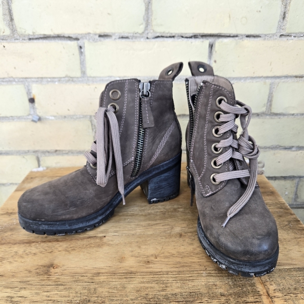 Bueno Leather Lace up Boots - Picture 9 of 9